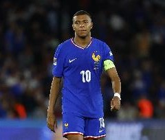 记者：姆巴佩被德尚选为队长时法国队内部不满，格列兹曼因此退队