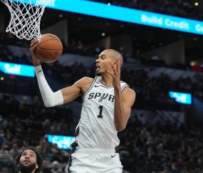 开云体育app-火箭限制文班做得很好，谢泼德提升传球和杀伤，火箭确实可争冠|马刺|申京|凯文·杜兰特|文班亚马|三分球_新浪体育_新浪新闻